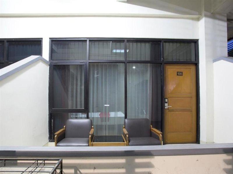Reddoorz @ Surapati Ξενοδοχείο Μπαντούνγκ Εξωτερικό φωτογραφία