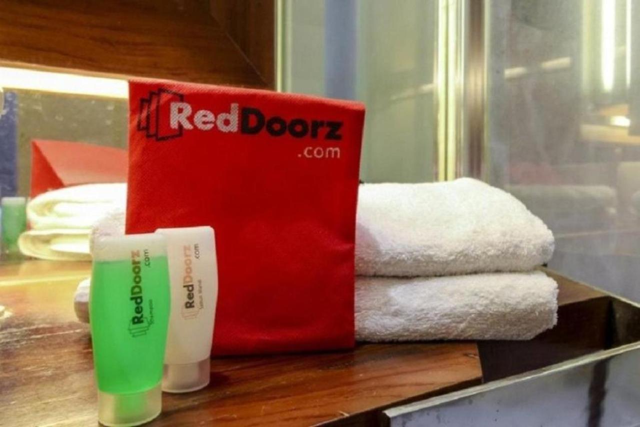 Reddoorz @ Surapati Ξενοδοχείο Μπαντούνγκ Εξωτερικό φωτογραφία